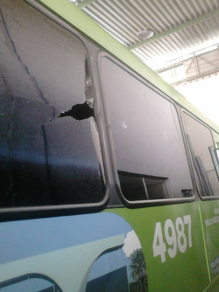 Dois ônibus apedrejados em Sabará no dia 21 de junho