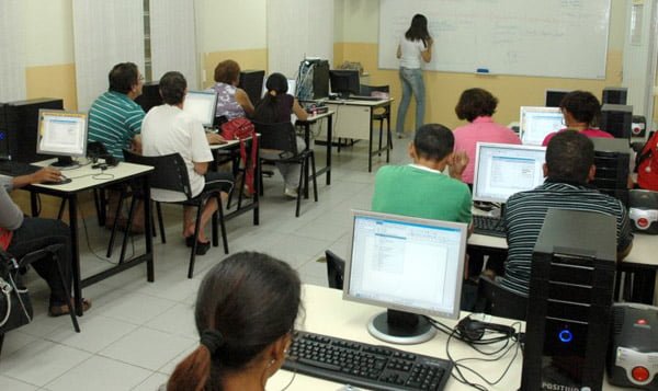 Prefeitura de Sabará oferece cursos gratuitos de informática para crianças, adolescentes e adultos