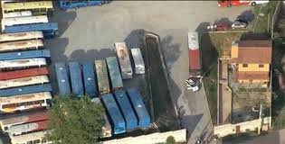 Grupo protesta em frente a garagem de ônibus em Ravena – Sabará