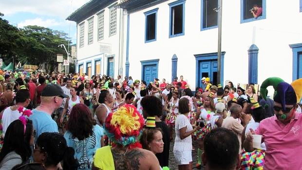 Carnaval de Sabará 2026: Veja a Programação Completa da Folia no Centro e Distritos