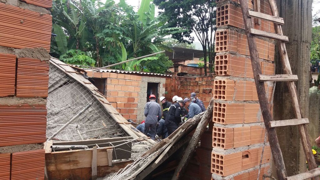 Homem morre após desabamento de laje em Sabará