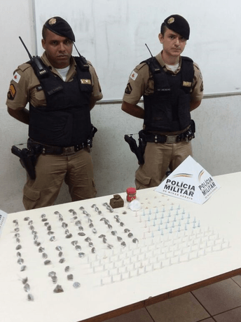 Traficantes misturam fermento em pó às drogas no Bairro Adelmolândia, Sabará