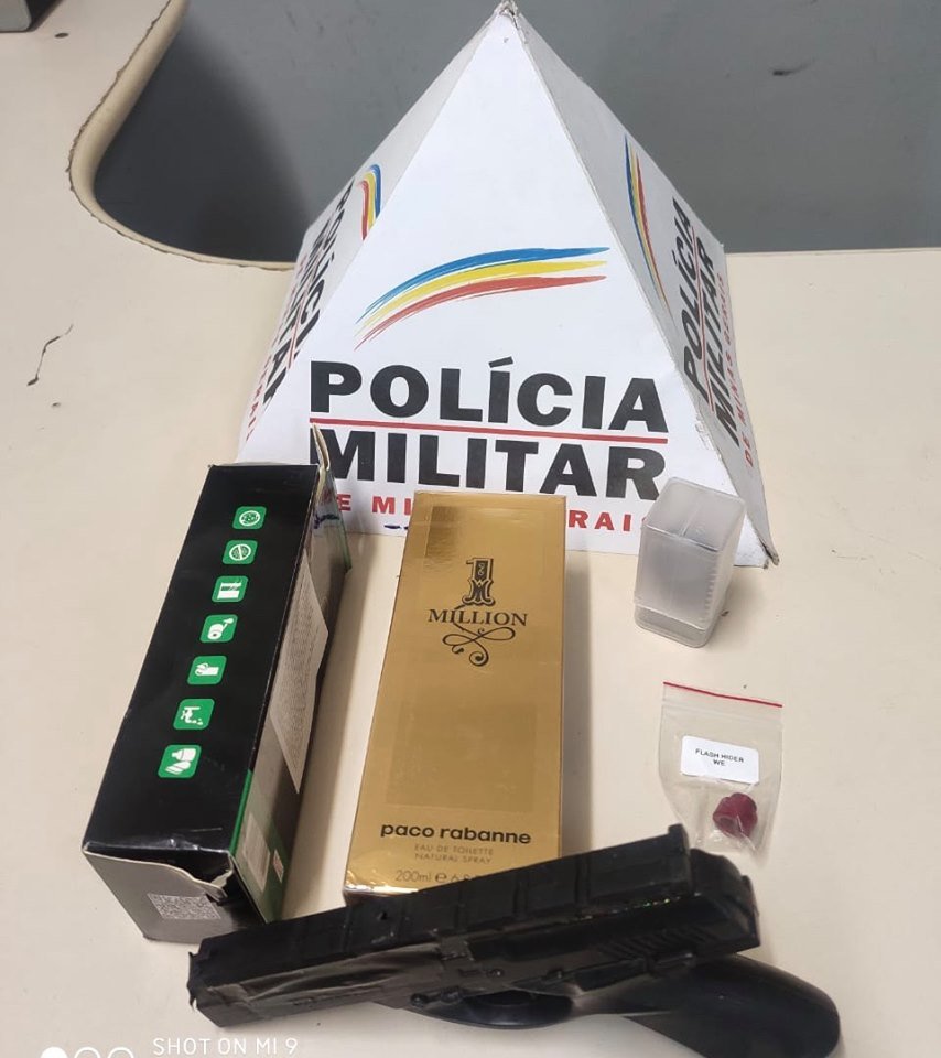 Homem é preso após roubar carro dos Correios em Sabará