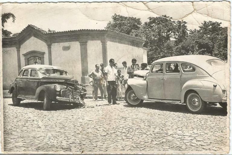 Foto: Acidente em frente da Igreja do Carmo em Sabará – sem data