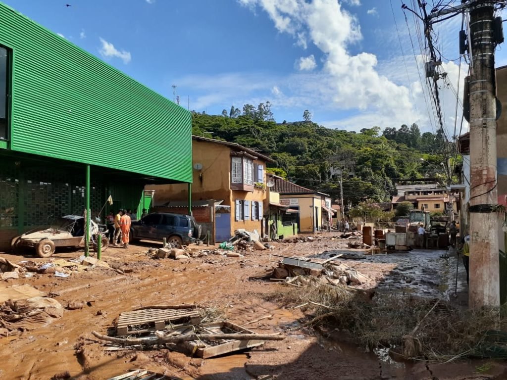 Imagens mostram a destruição de Sabará. Veja!