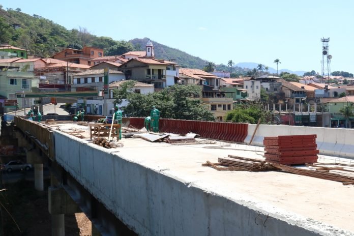 Obra altera trânsito próximo a ponte do bairro Paciência