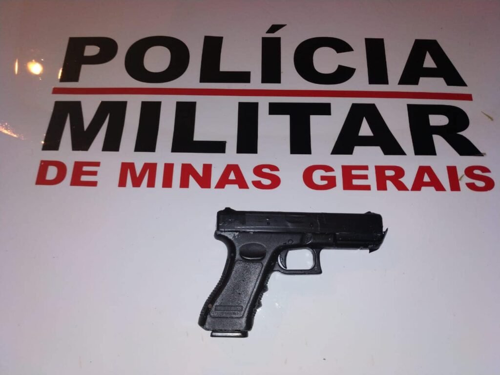 Polícia prende trio que assaltava motorista de aplicativo em Sabará