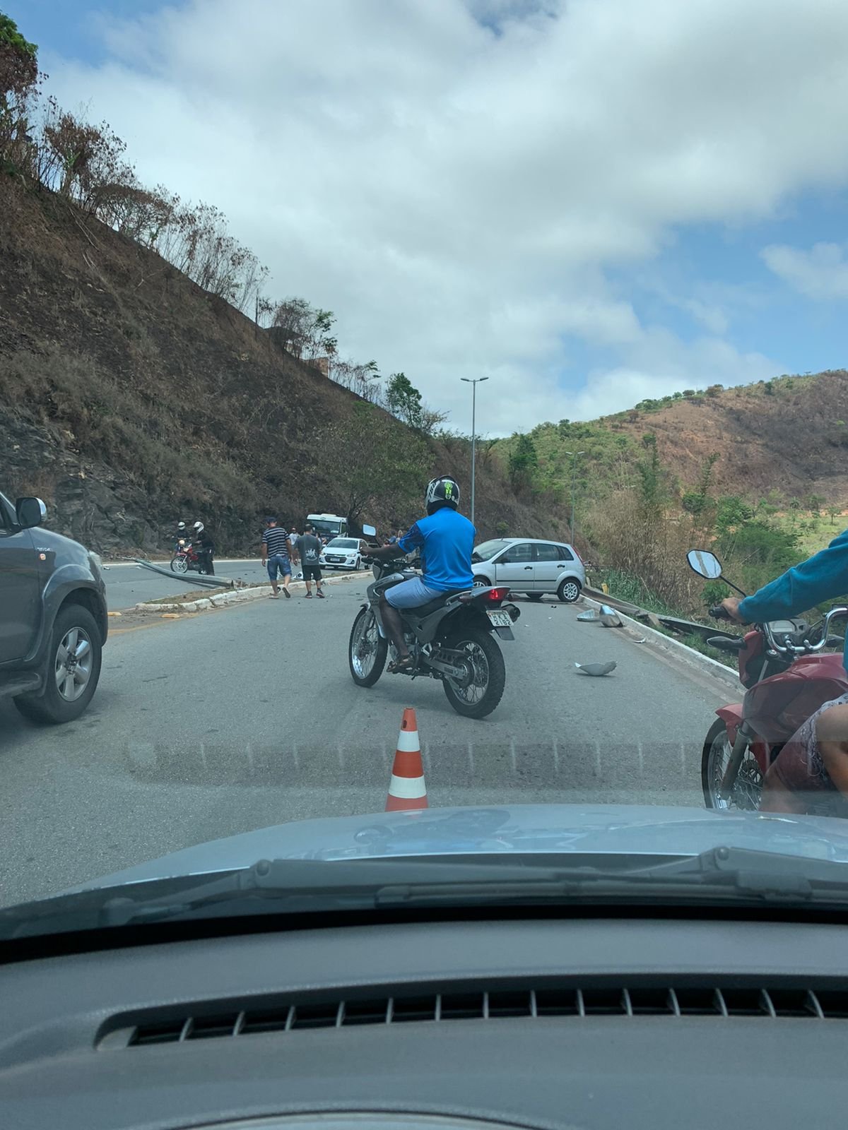 Acidente fecha pista que liga Sabará a BH nesta manhã