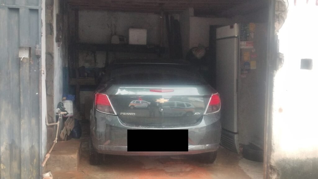 Homem é preso após roubar o carro de motorista de aplicativo em Sabará