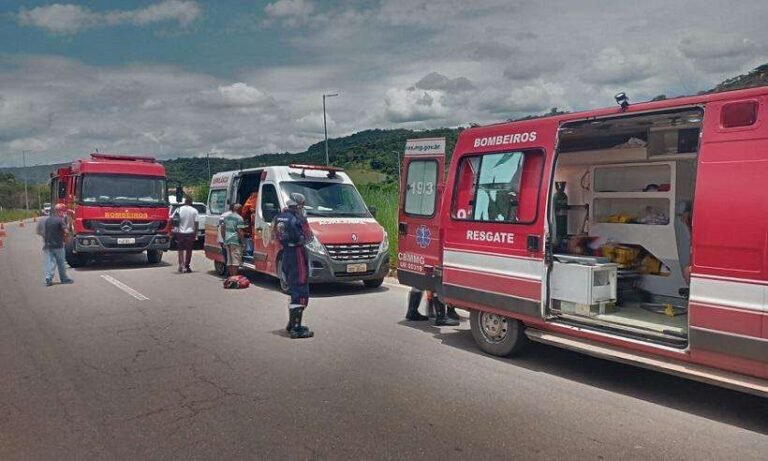 Mulher morre em acidente entre dois veículos em Sabará