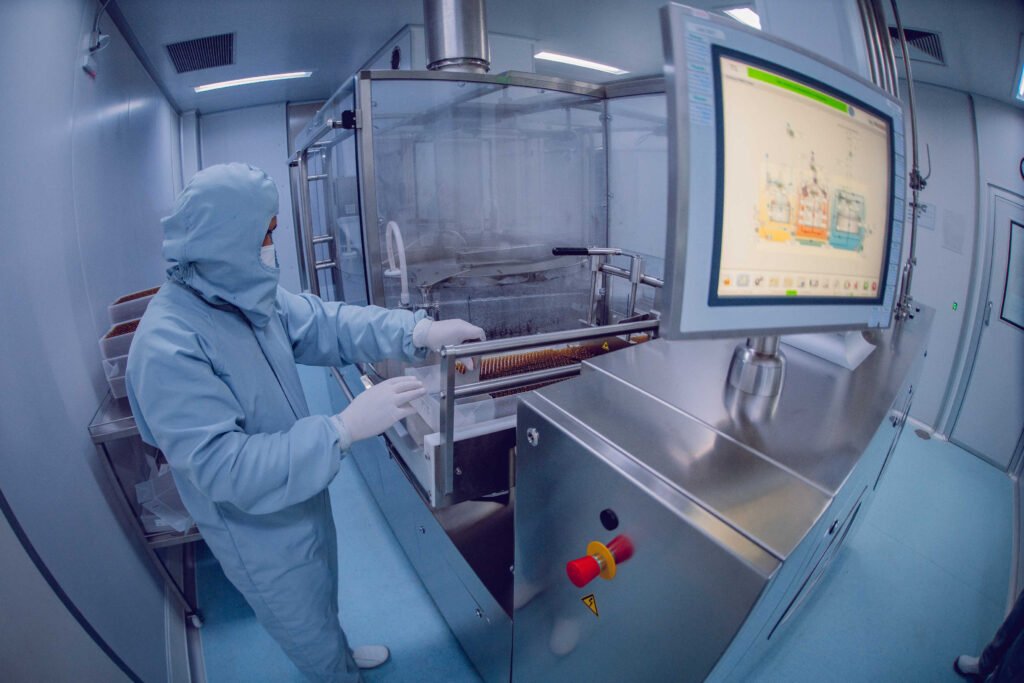 Hipolabor contrata farmacêutico para a área de produção em Sabará