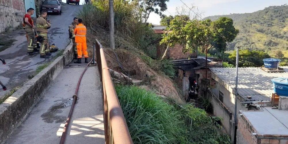 Casa incendiada em Sabará: A motivação seria ciúmes