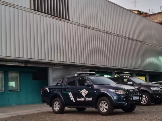 Empresa de ônibus é alvo de operação conjunta da Receita Federal e Polícia Federal