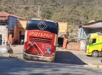 Trânsito travado em direção ao Centro de Sabará nesta quinta-feira (20)